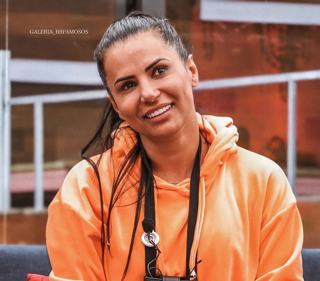 Pânico No Big Brother Desafio Final Jaciara Dias Sente Se Mal E