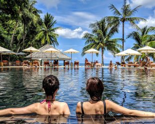 Poker e viagens: Os 5 melhores destinos de poker para mulheres